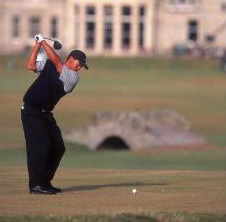 Tiger Woods at the 2000 British Open with his two plane swing he learned from Butch Harmon